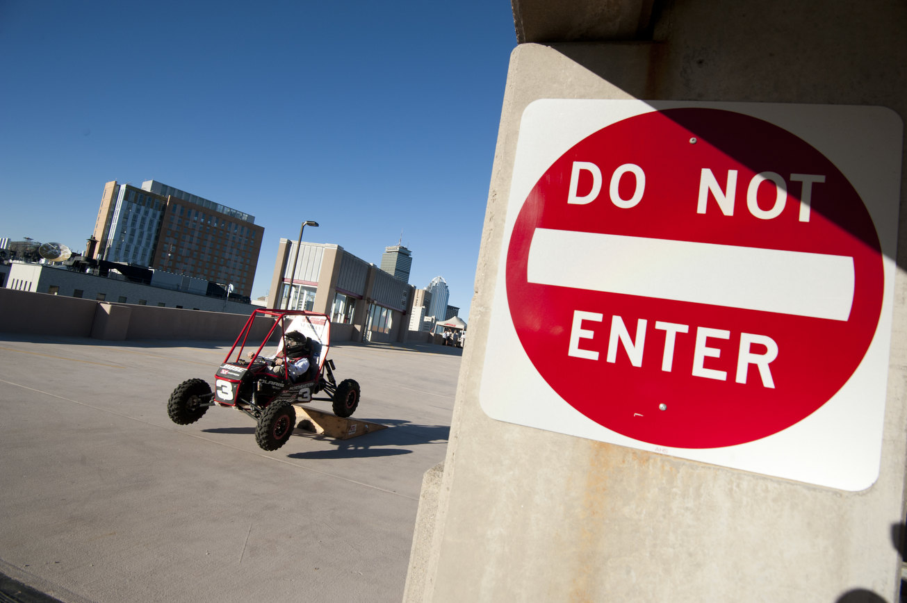 provost-director-drives-the-baja-sae-buggy-4
