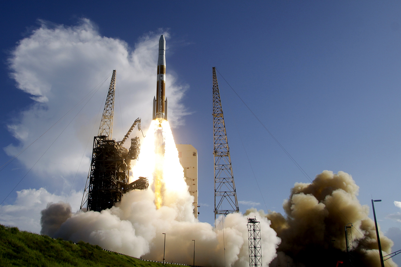A United Launch Alliance Delta IV rocket lifts off from space launch complex 37 at the Cape Canaveral Air Force Station with the second Global Positioning System III payload on Thursday, Aug. 22, 2019, in Cape Canaveral, Florida. (AP Photo/John Raoux)