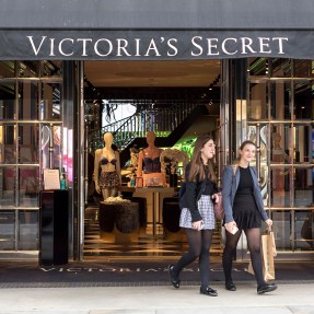 Storefront of Victoria's Secret