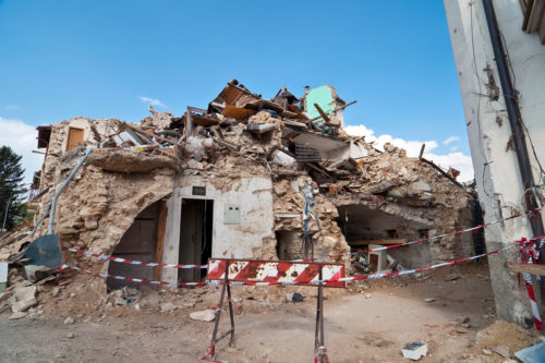 A building in Italy following an earthquake in recent years. Photo via iStock. 