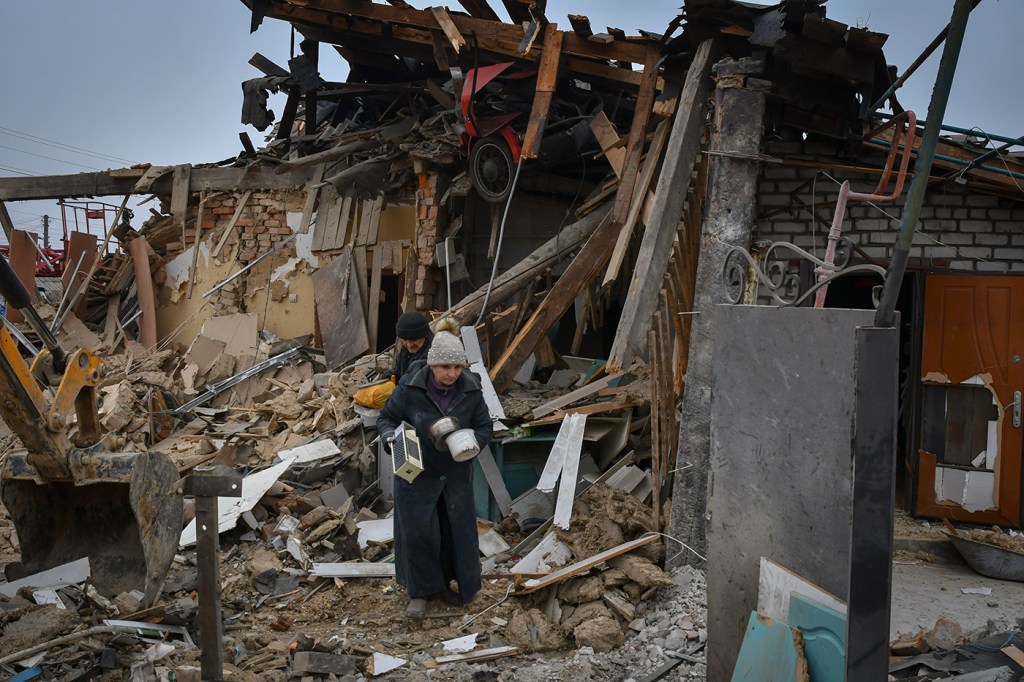 Russian flag comes down in Kherson, but Ukraine sees a trap