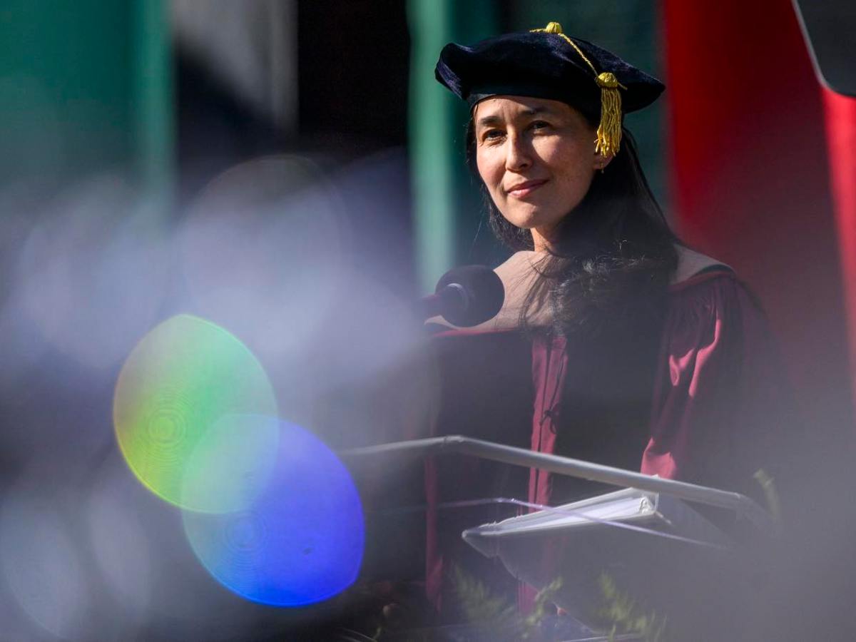 ‘I am always going to remake myself.’ Minted founder urges Northeastern undergraduates to be lifelong learners, ready for change during commencement