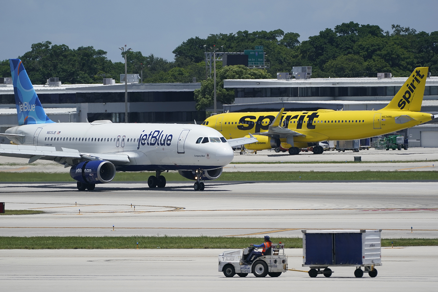 Who is the JetBlue passenger kicked off flight for saying the n-word?