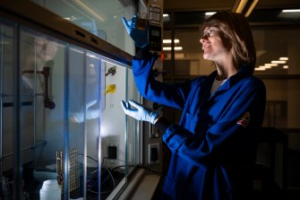 Magda Barecka working in the lab.