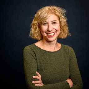 Headshot of Joanna Weiss