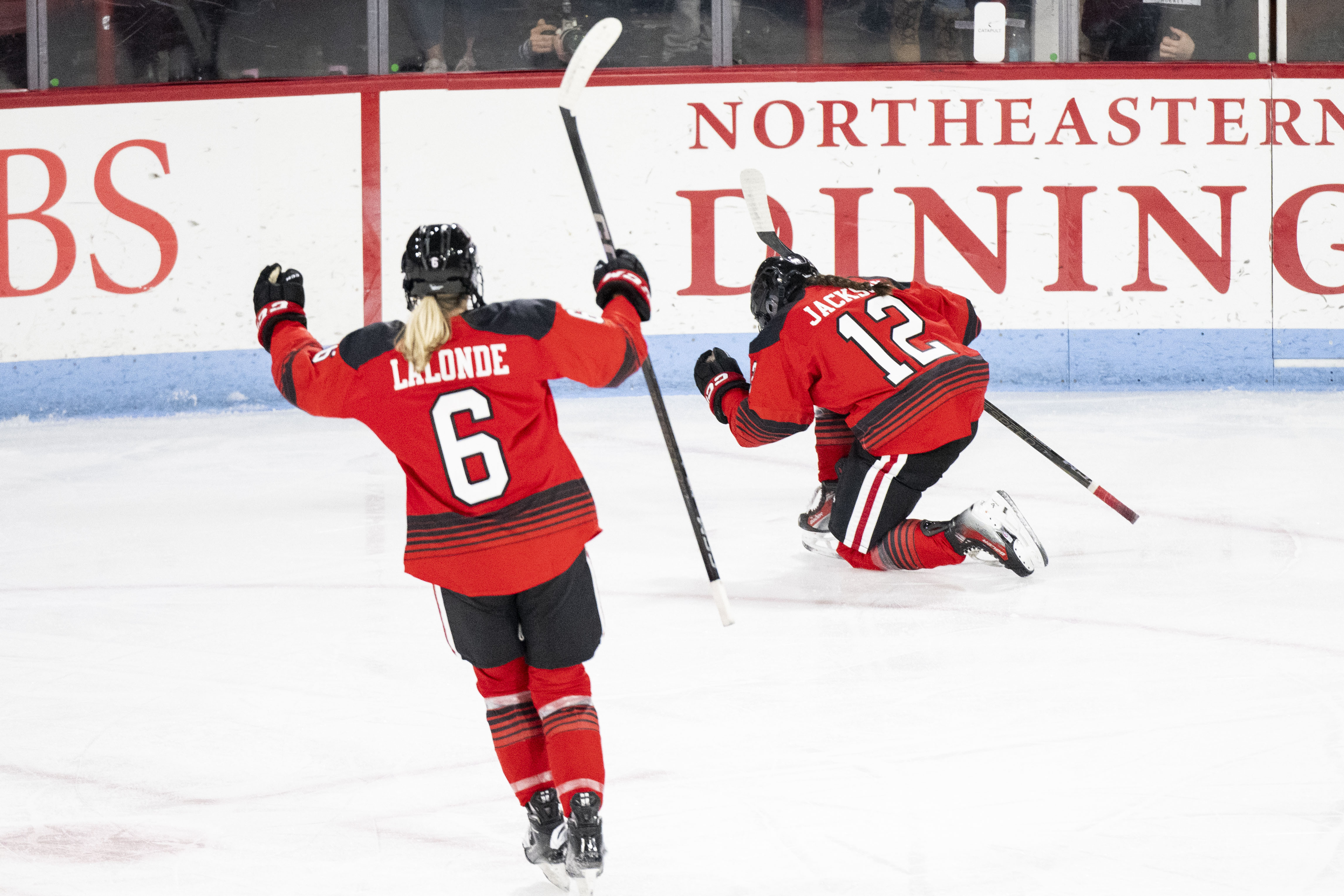 Huskies Win 2025 Beanpot Semifinals Against BC