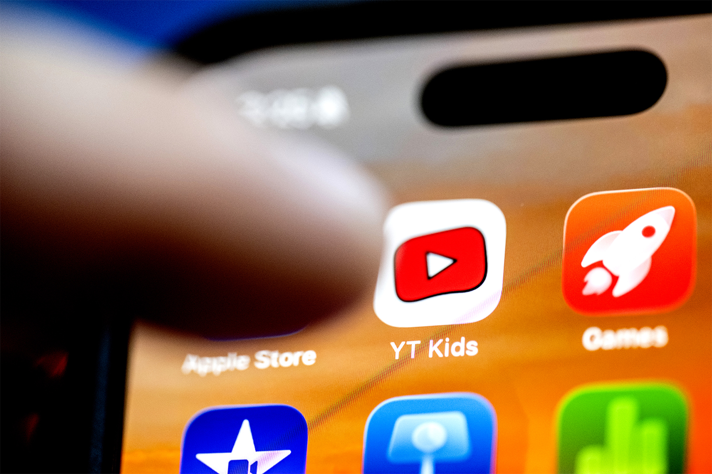 Most social media child safety features fail, research finds