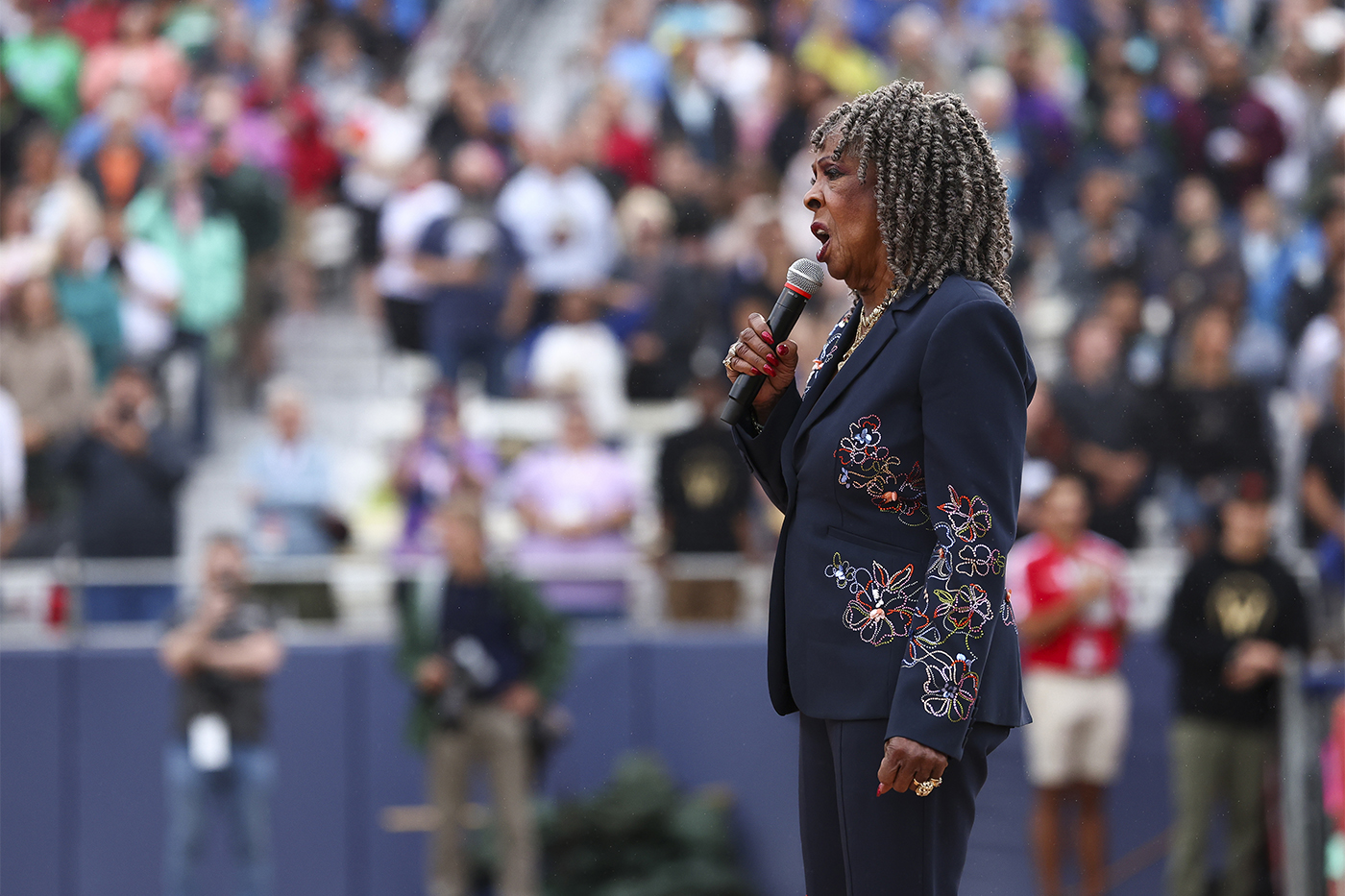 Why is it so difficult to sing the U.S. national anthem?